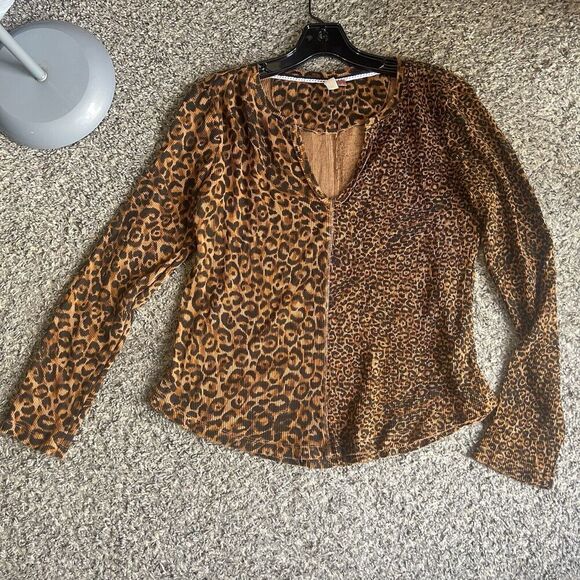 Pilcro thermal henley Top Shirt womens size Small Brown Cheetah Prints V-neck - Picture 5 of 5